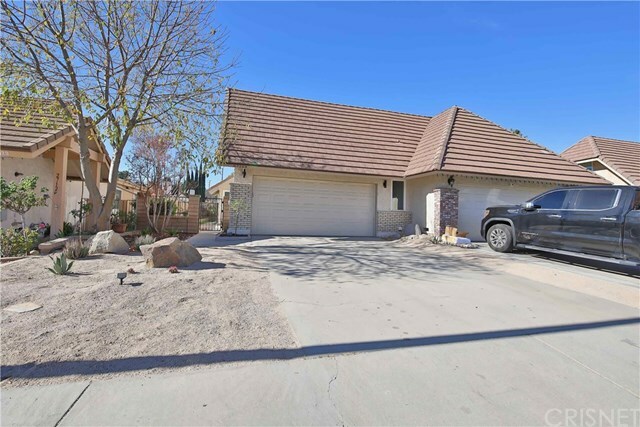 Property Photo:  27133 Rio Prado Drive  CA 91354 