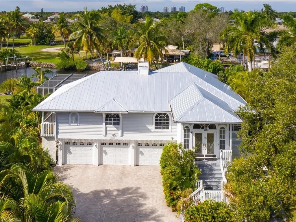 Property Photo: 27229 Galleon Dr FL 34135