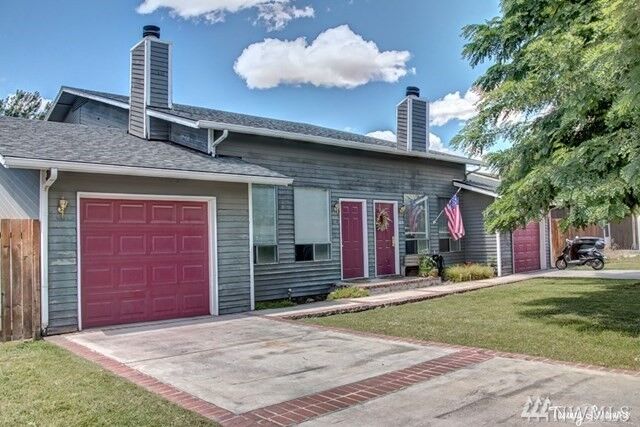 Property Photo:  220 & 224 Tausick Wy  WA 99362 