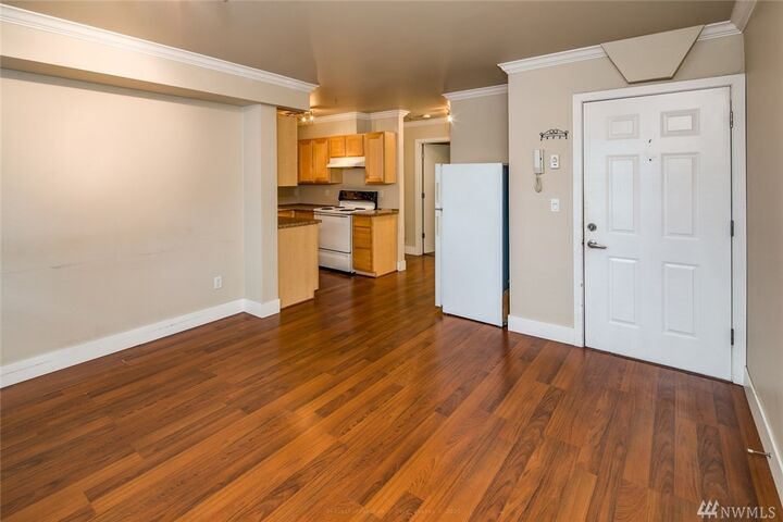 Property Photo:  1001 N State St 105  WA 98225 