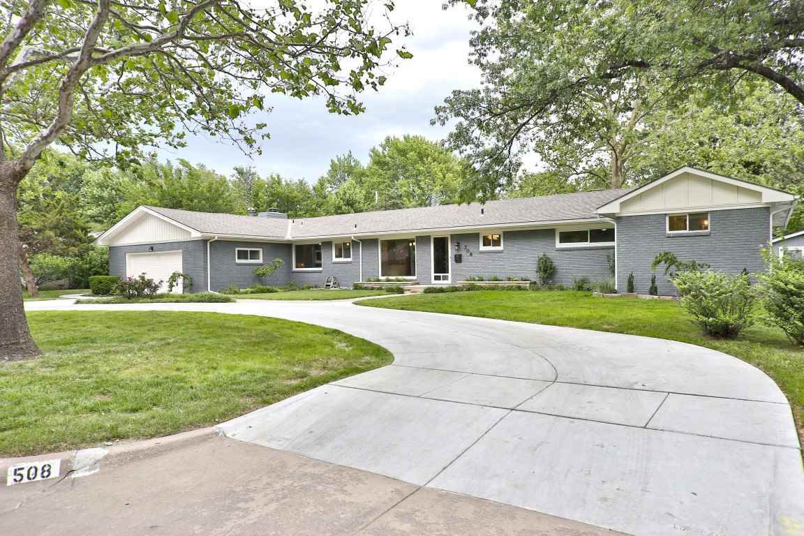 Property Photo:  508 N Hampton Rd  KS 67206 