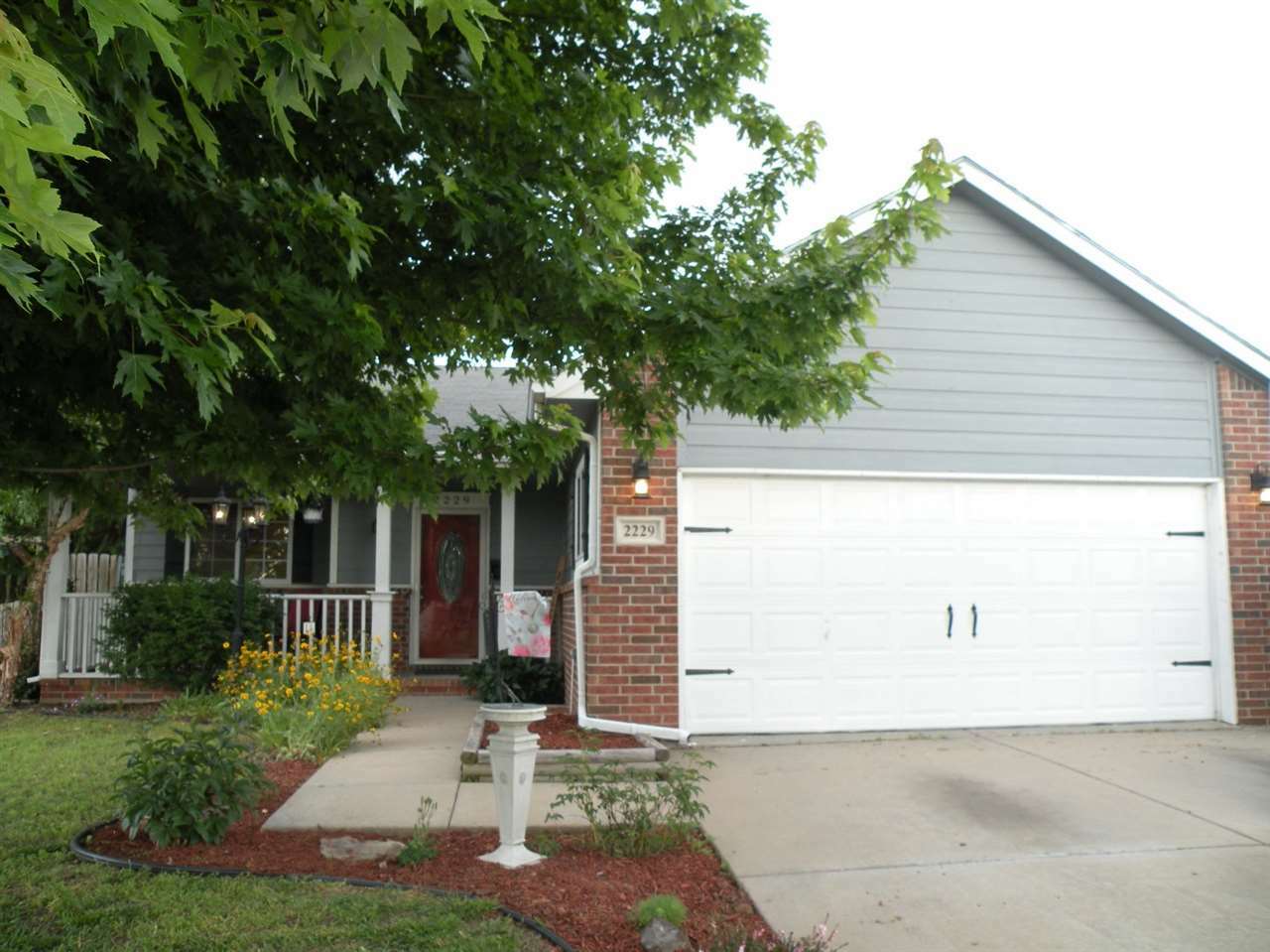 Property Photo: 2229 S Westgate Circle KS 67209