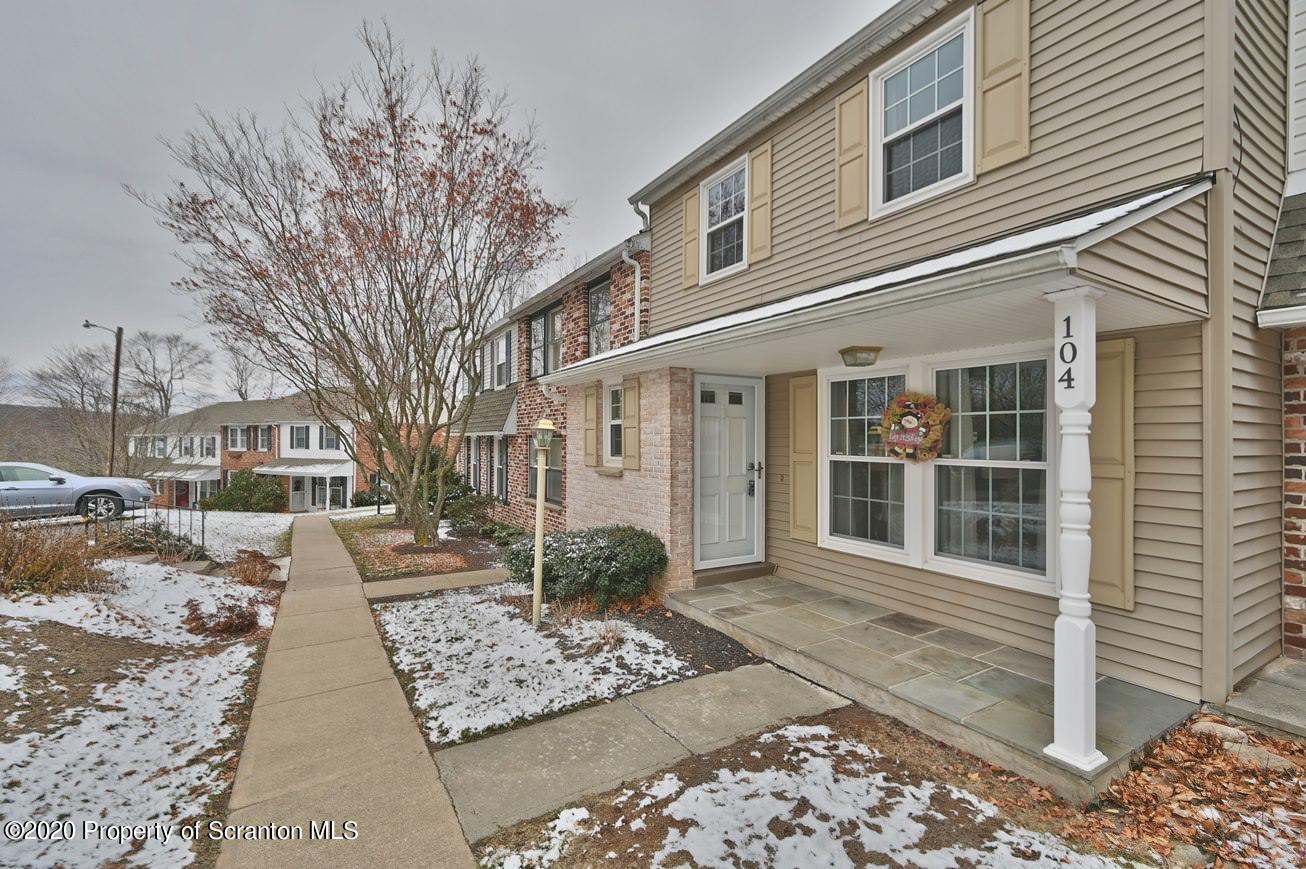 Property Photo: 104 Townhouse Place PA 18444