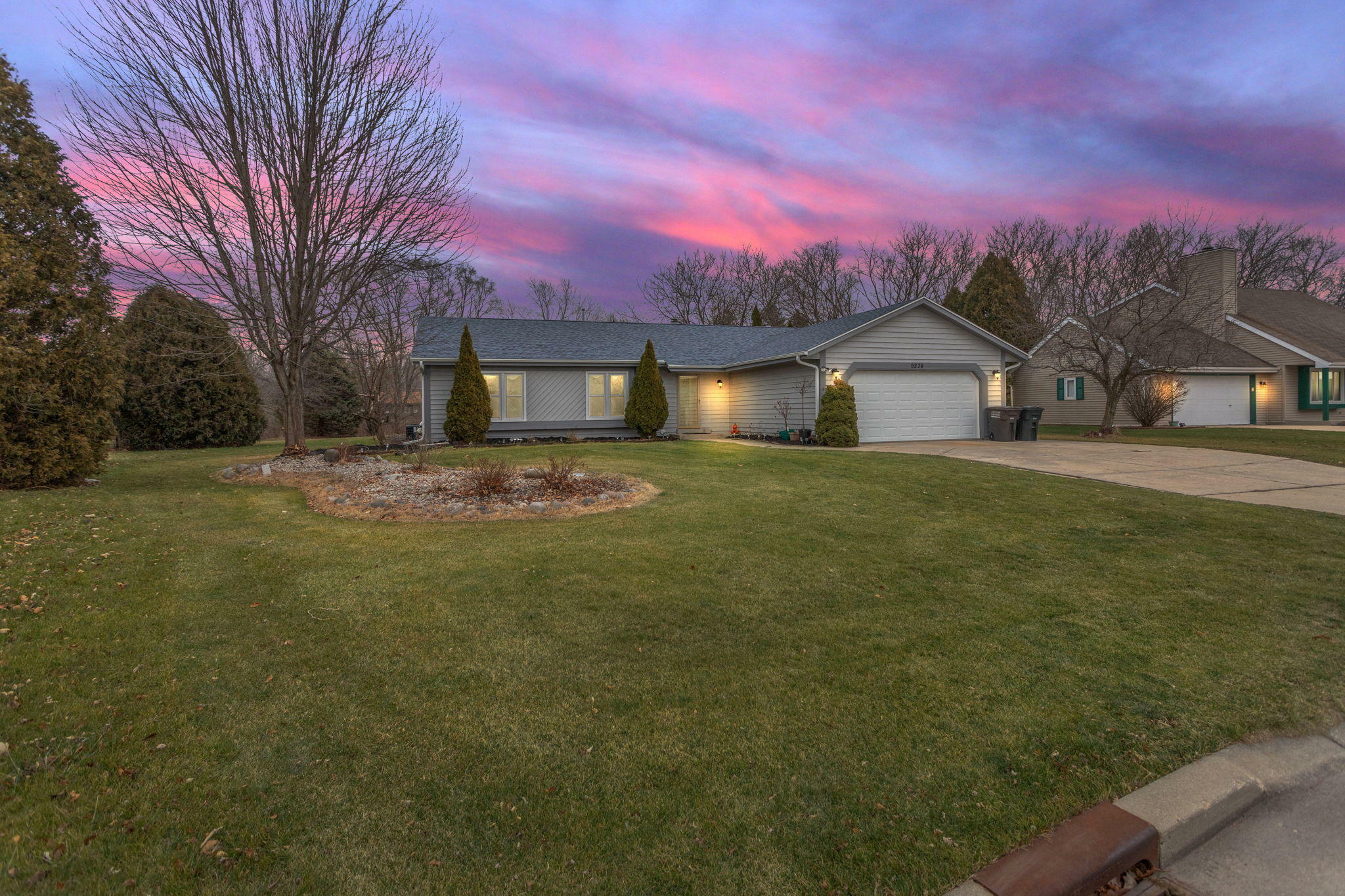 Property Photo:  9238 S Oak Creek Ct  WI 53132 