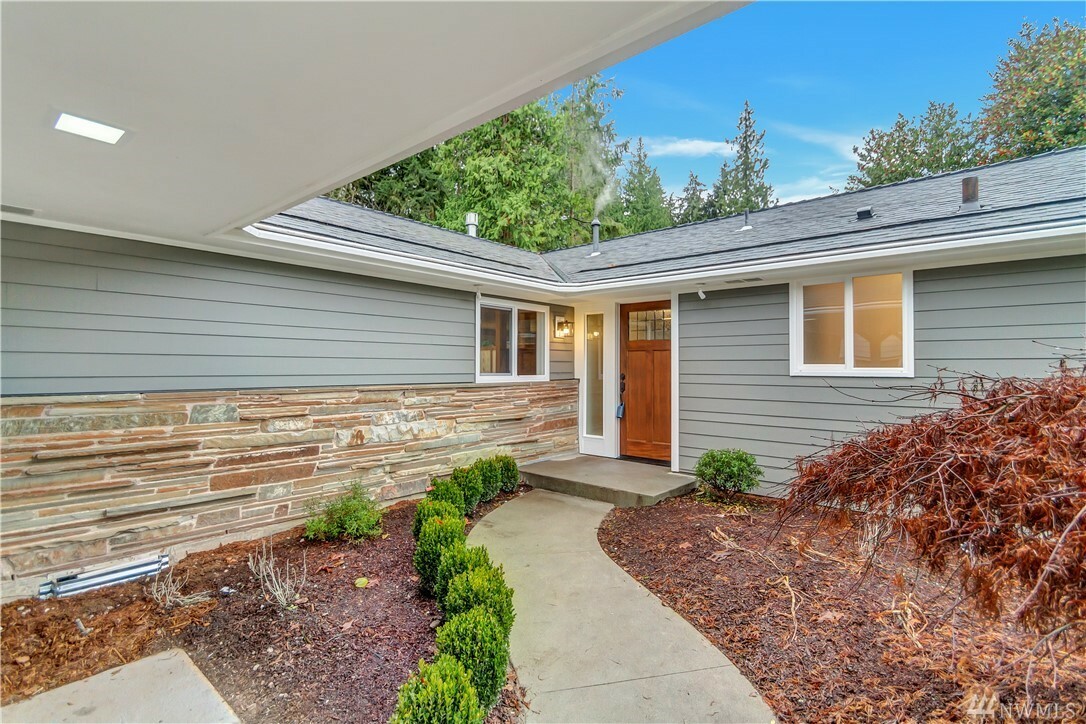 Property Photo: 11108 239th Place SW WA 98020