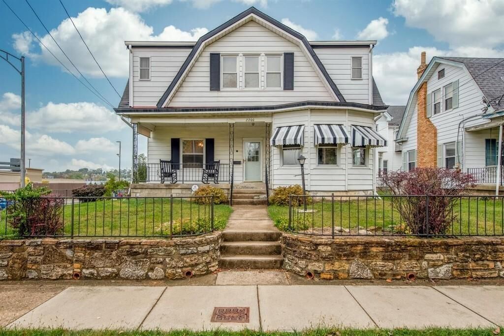 Property Photo:  2200 Adams Ave  OH 45212 
