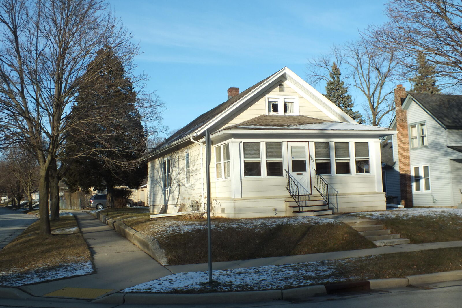 Property Photo:  1002 Beechwood Ave  WI 53186 