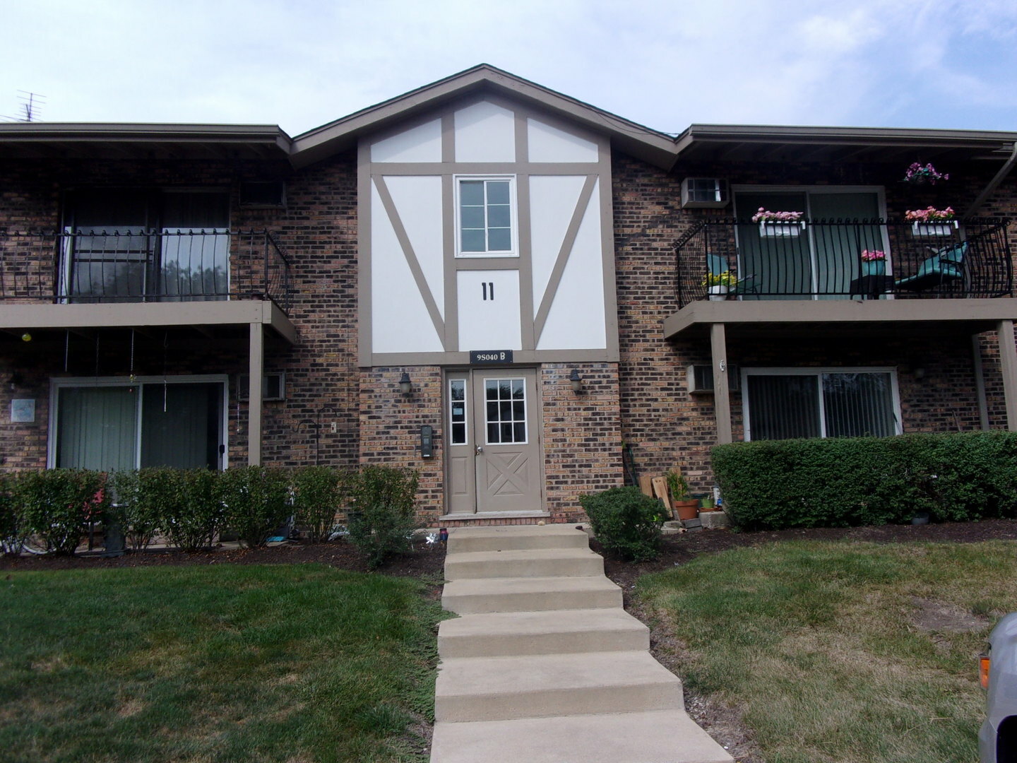 Property Photo:  9S040 Lake Drive 106  IL 60527 