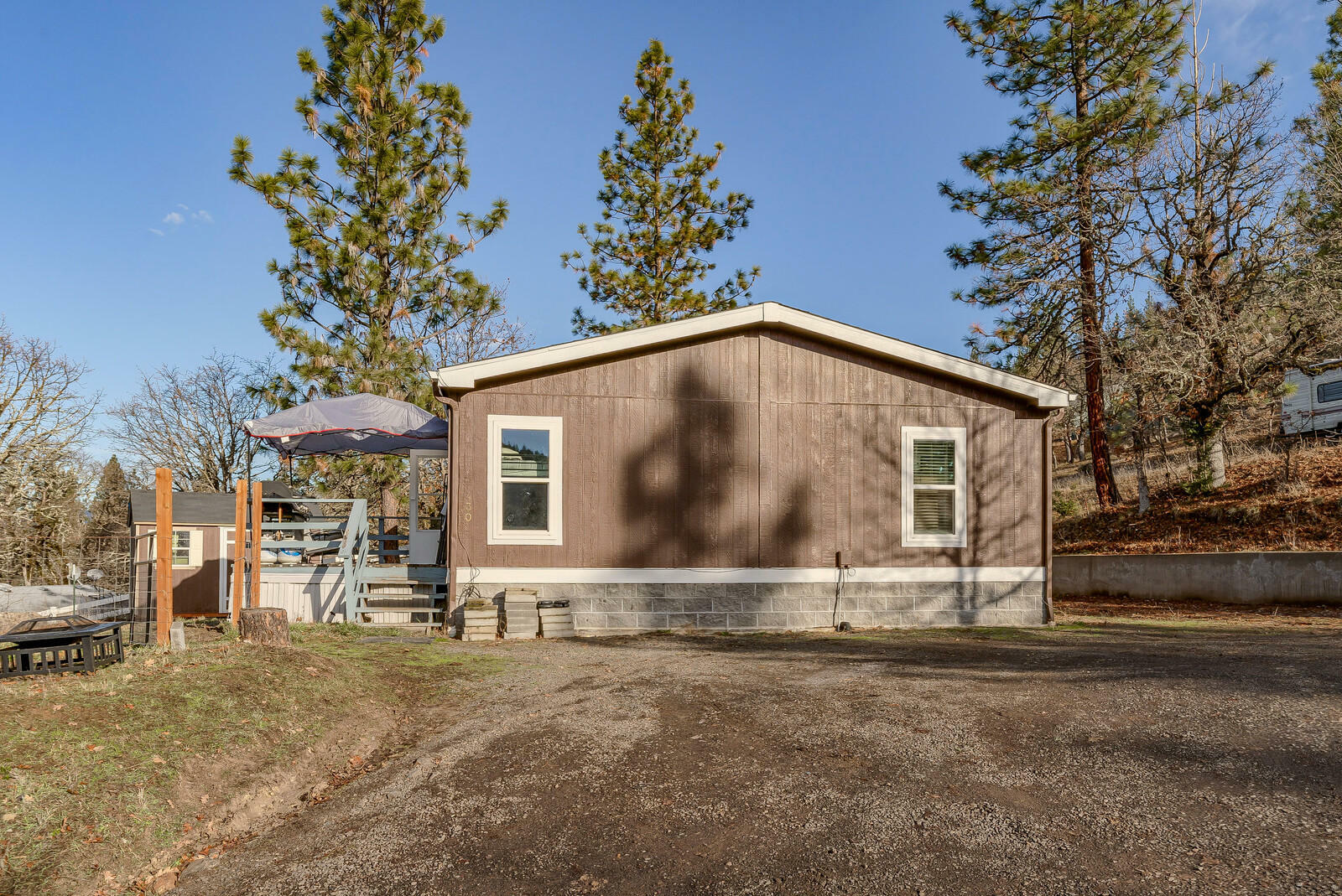 Property Photo:  430 Old Ferry Road  OR 97539 