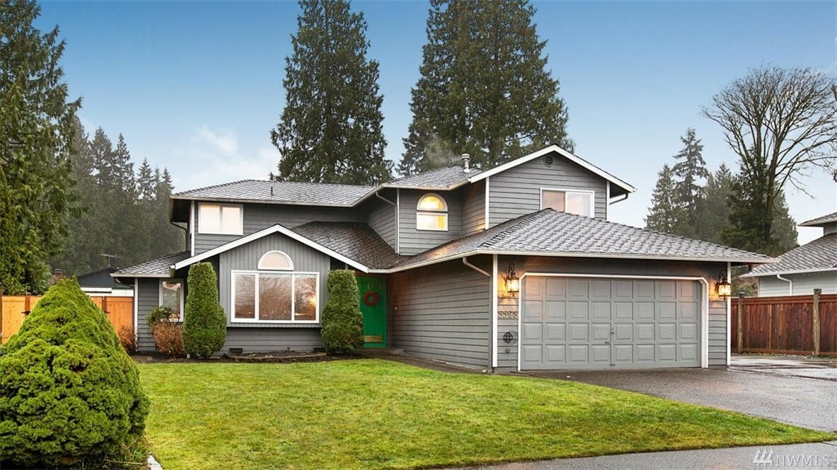 Property Photo:  5528 127th Place SE  WA 98296 