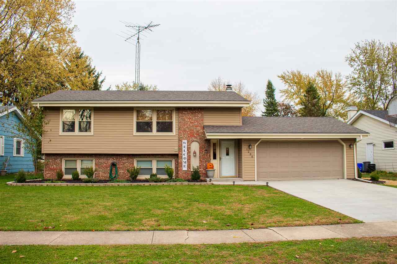 Property Photo:  1230 Fieldcrest Drive  IL 61108 