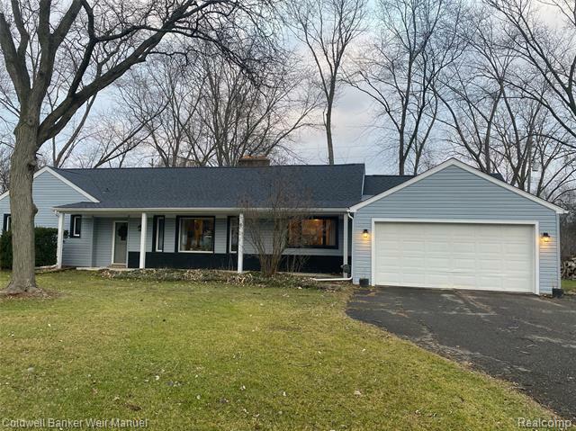 Property Photo:  24542 Springbrook Dr  MI 48336 