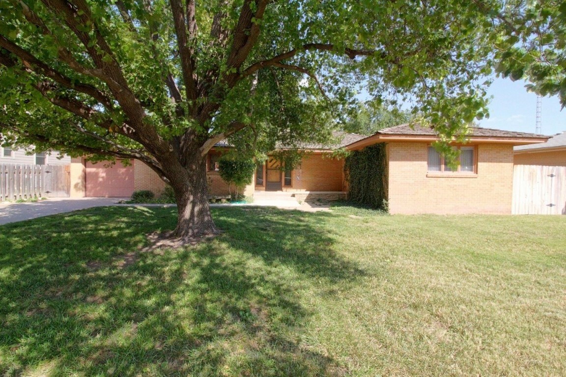 Property Photo:  1014 North 3rd Street  KS 67846 