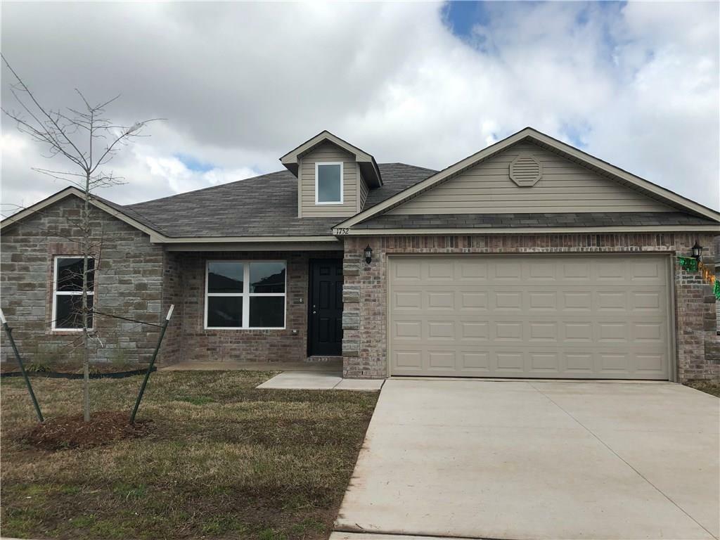 Property Photo: 1752 Settlers Crossing Boulevard OK 73036