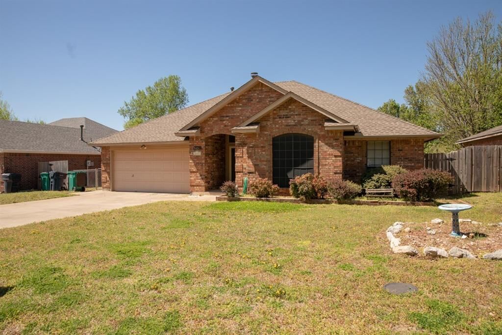 Property Photo:  605 S Greengate Drive  OK 73099 