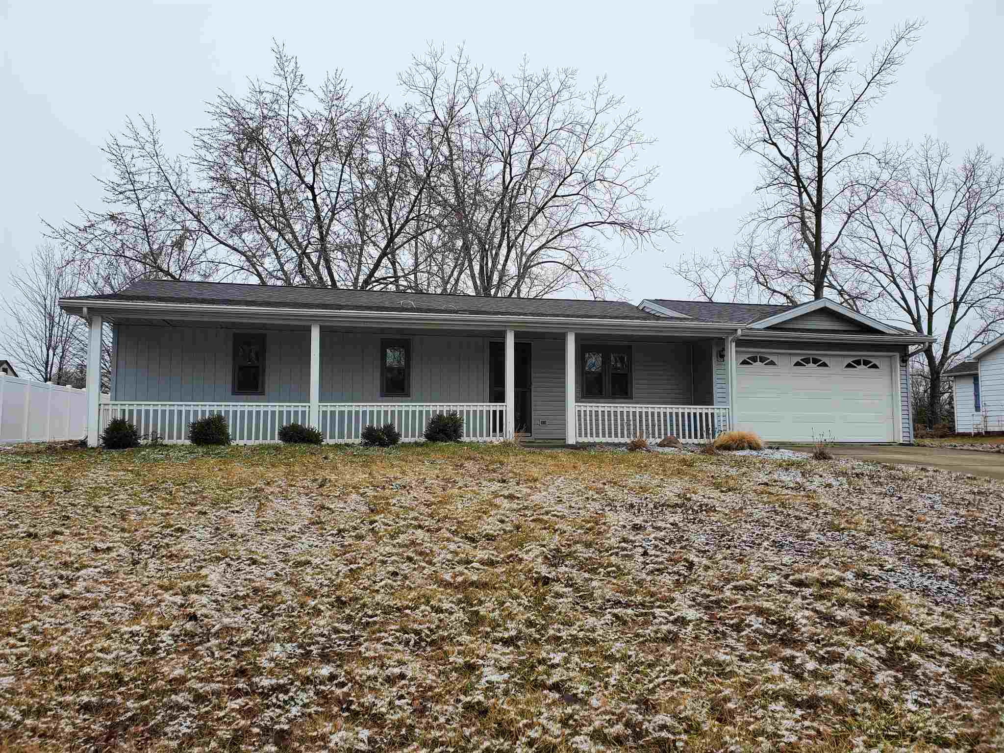 Property Photo:  418 W Columbia Parkway  IN 46725-1528 