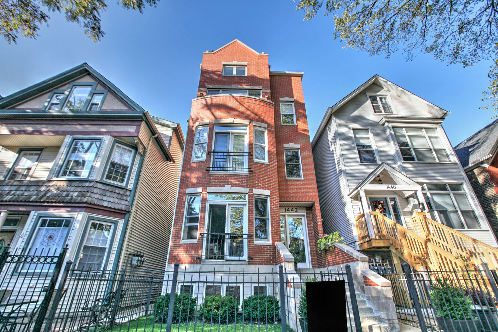Property Photo: 1442 W School Street 2 IL 60657