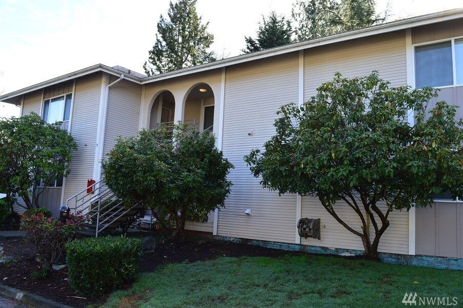 Property Photo:  17211 NE 45th St 79  WA 98052 