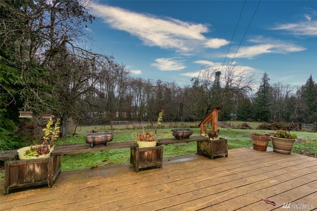 Property Photo:  422 Marsden Rd  WA 98362 