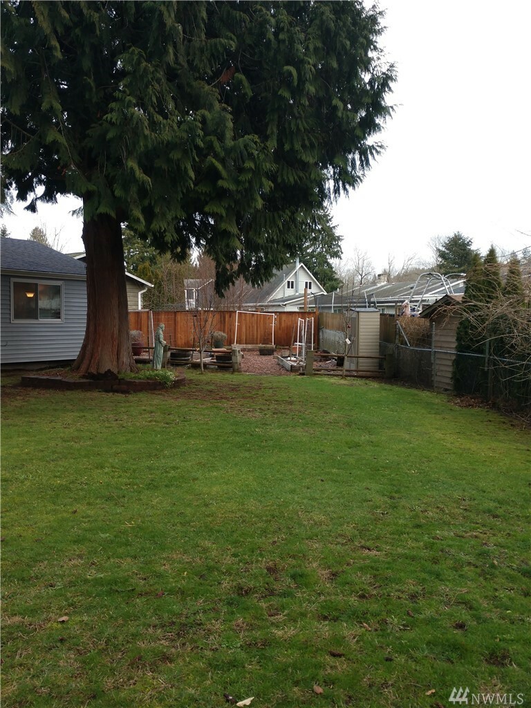 Property Photo:  1802 35th St SE  WA 98002 