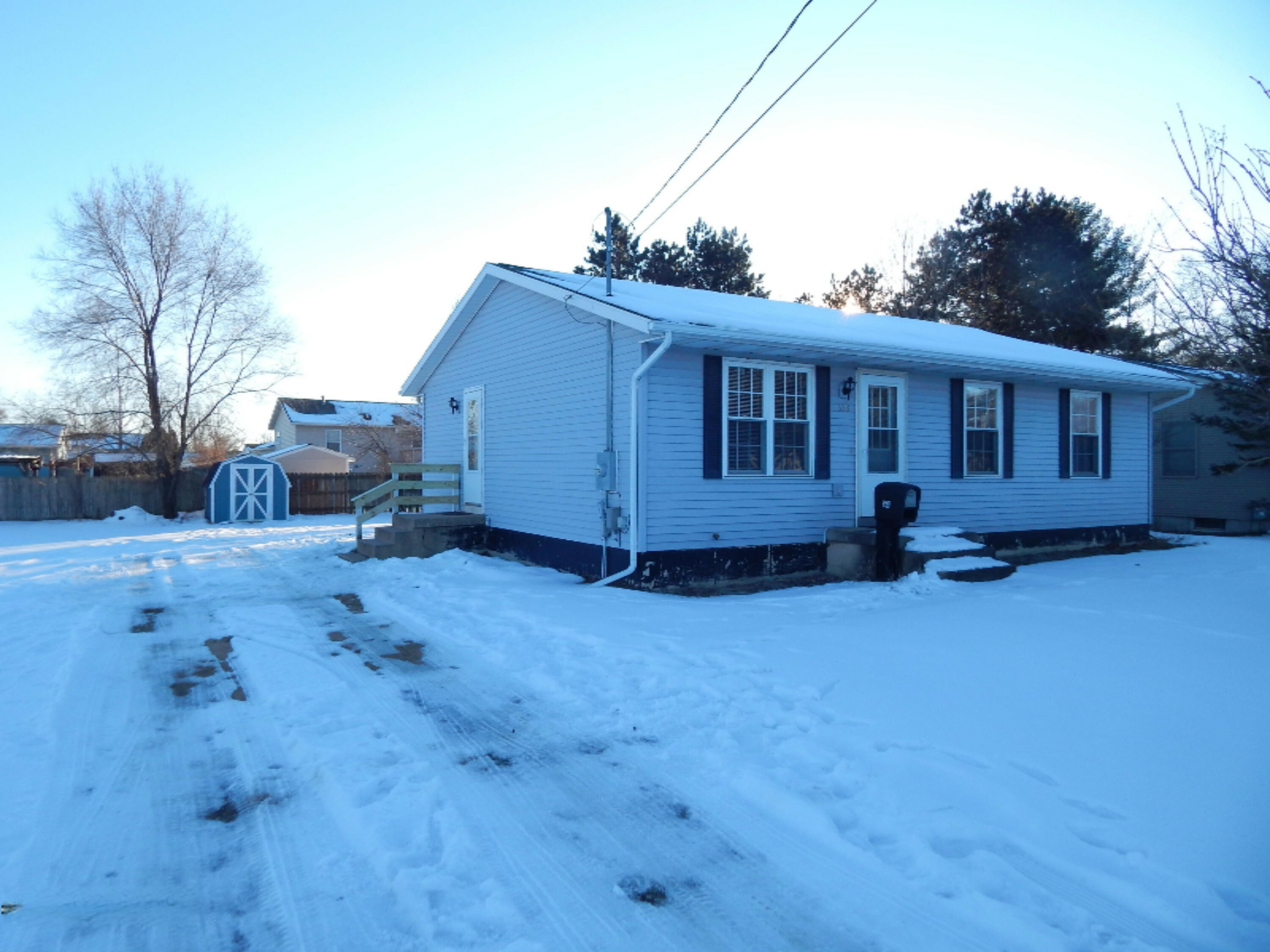 Property Photo:  528 E Gardner Street  MI 49345 