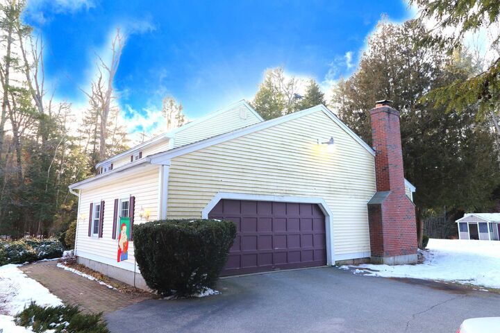 Property Photo:  10 Ministerial Drive  NH 03054 