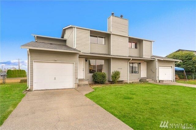 Property Photo:  1702 C St SE A  WA 98002 