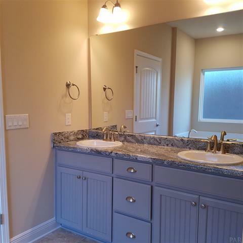 Property Photo: 2104 Queen Street FL 32536