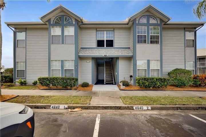 Property Photo: 4640 Lake Waterford Way 4-102 FL 32901