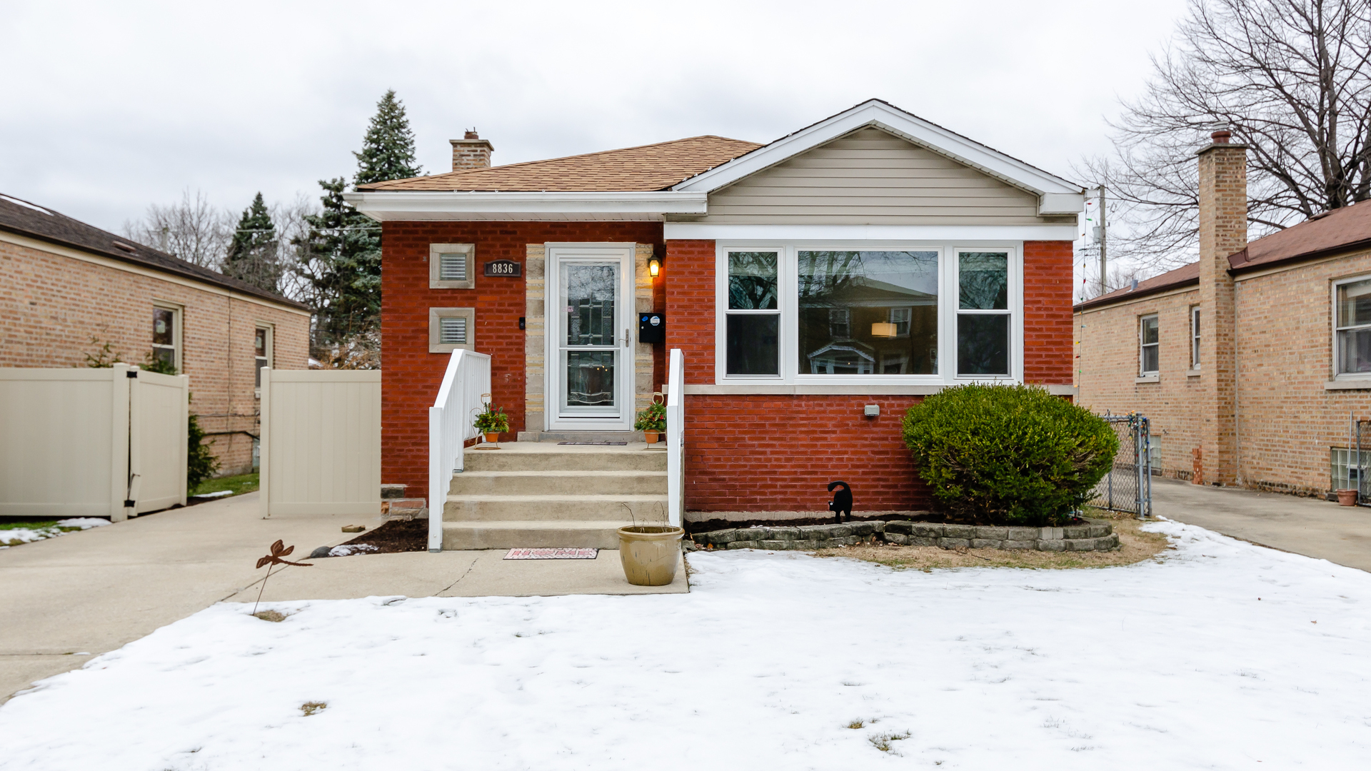 Property Photo: 8836 S Utica Avenue IL 60805