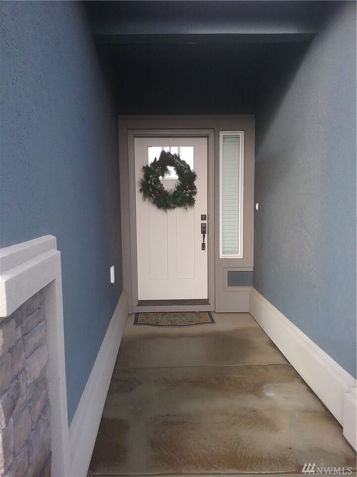 Property Photo:  407 SW R St  WA 98848 