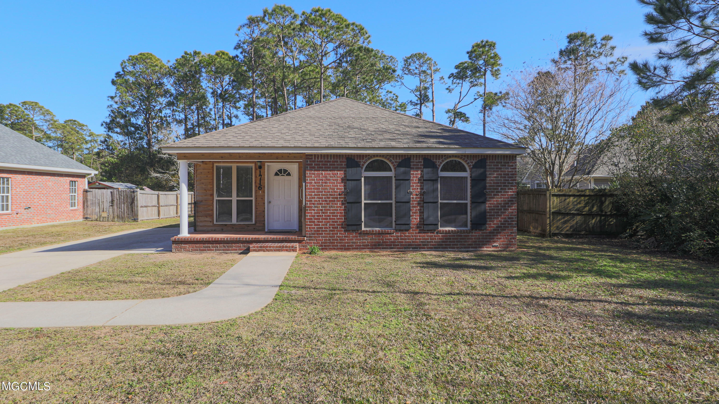 Property Photo:  1716 Barracuda Drive  MS 39553 