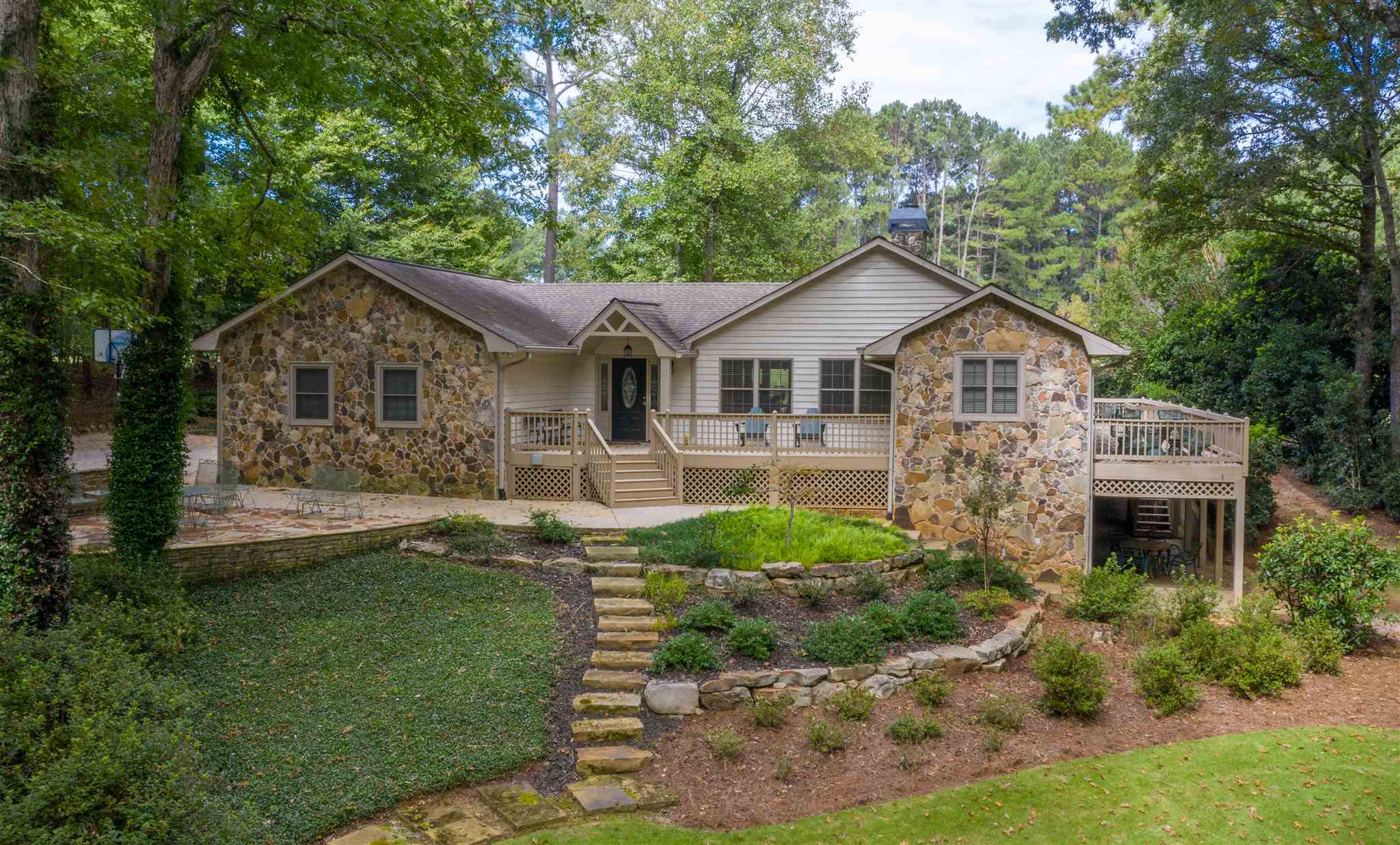 Property Photo: 1301 Anchor Bay Drive GA 30642