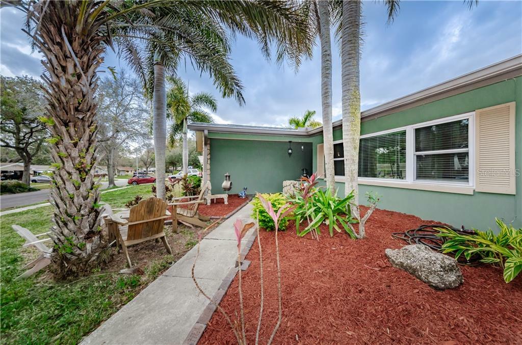 Property Photo:  1348 Ranchwood Drive  FL 33764 