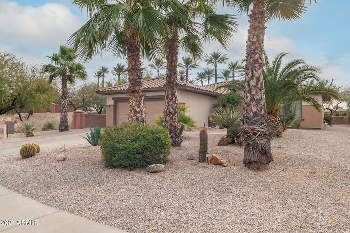 Property Photo: 16405 W Peppertree Court AZ 85387