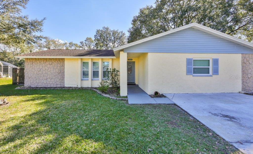 Property Photo:  513 Pine Lane  FL 33511 