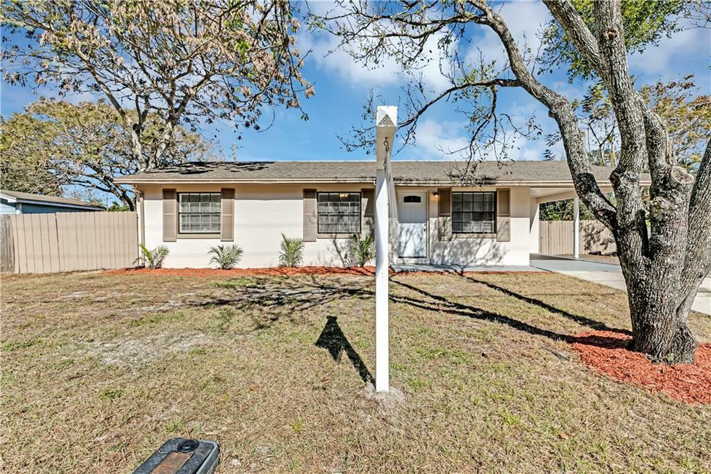 Property Photo:  226 E Wilbur Avenue  FL 32746 