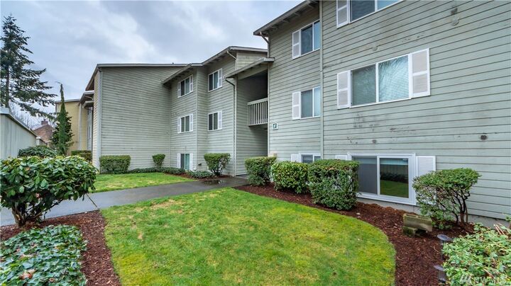 25720 114th Ave SE F-106  Kent WA 98030 photo