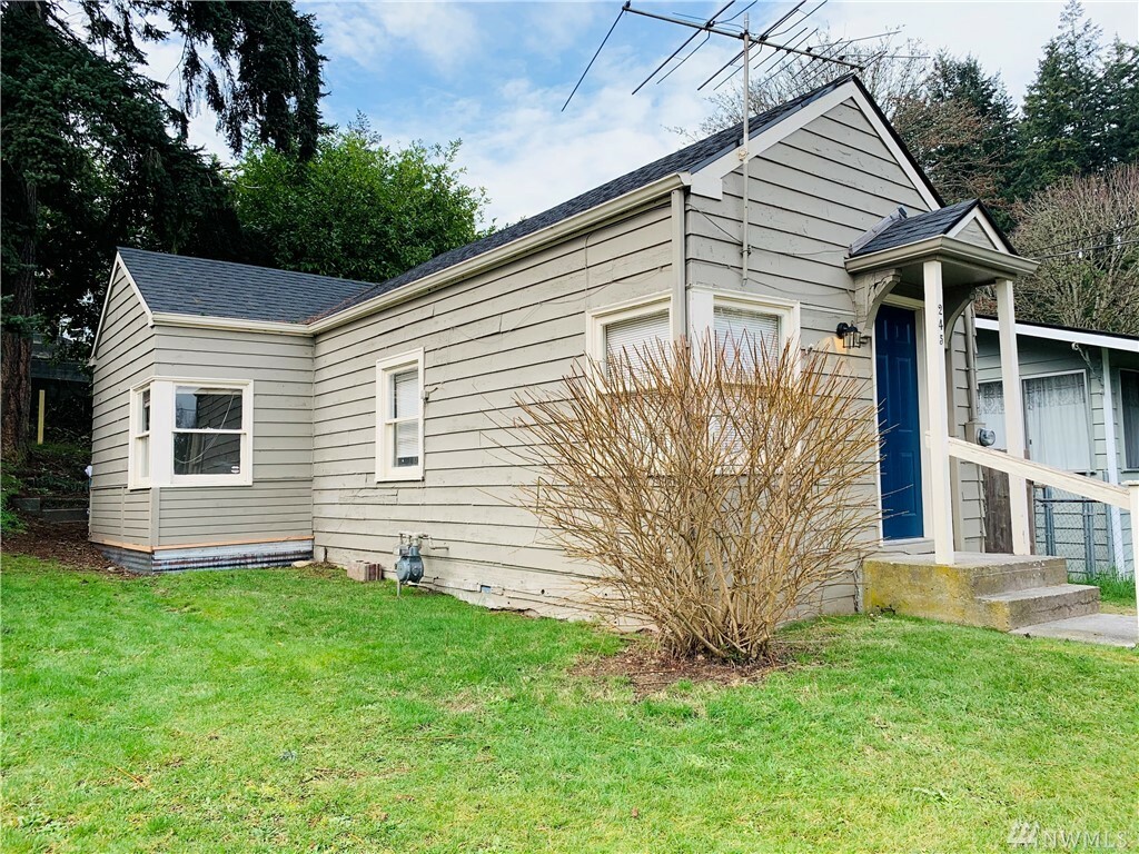 Property Photo:  245 S Hartford Ave  WA 98312 