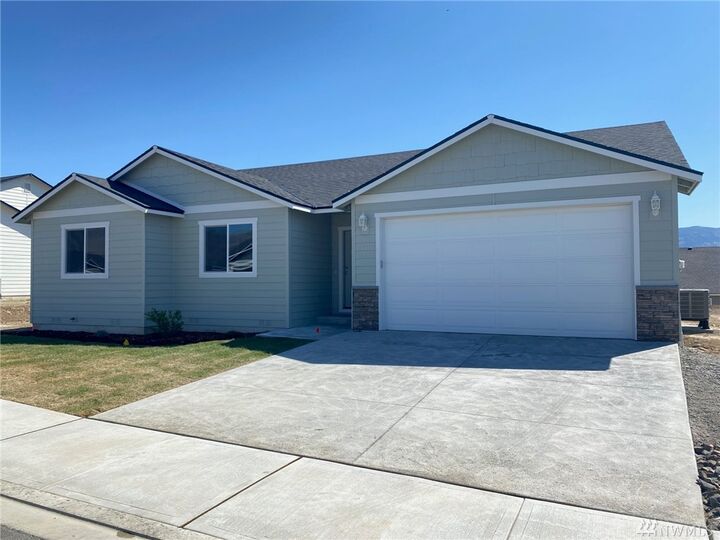 60 S Millbrook Lp  East Wenatchee WA 98802 photo