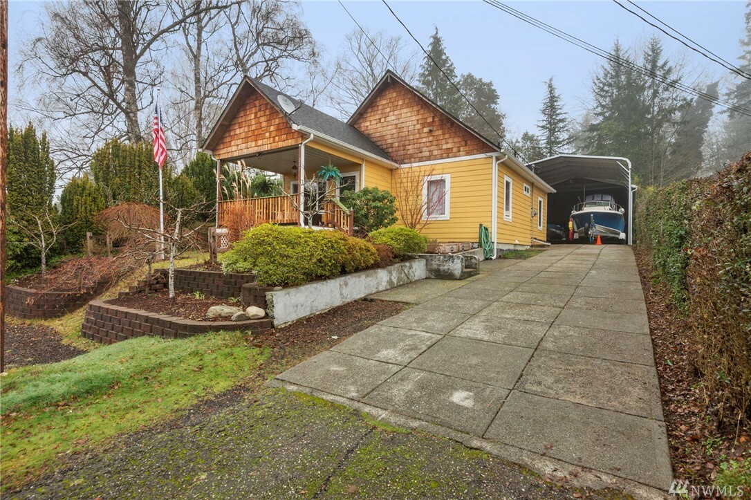 Property Photo:  217 Tracy Ave S  WA 98366 