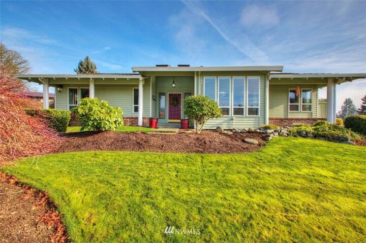 Property Photo: 24528 137th Court SE WA 98042