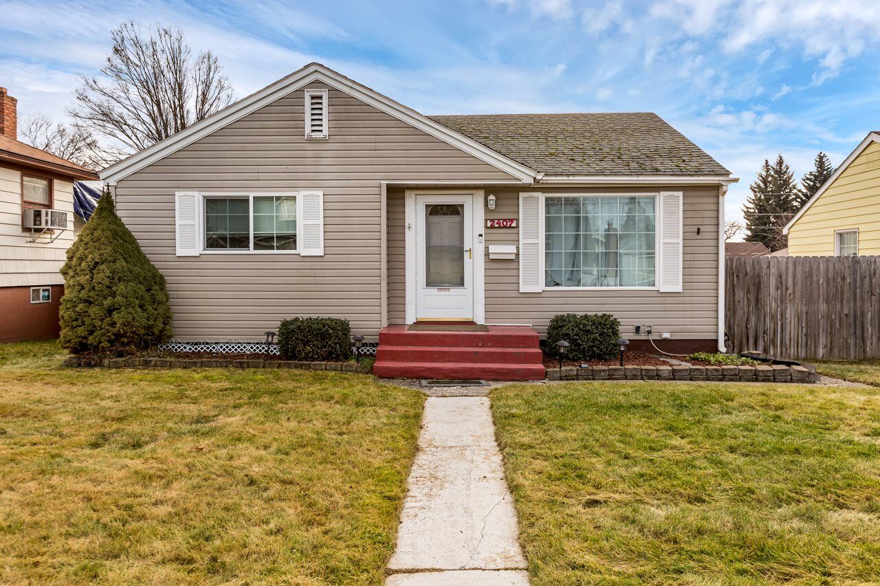 Property Photo:  2407 W Crown Ave  WA 99205 