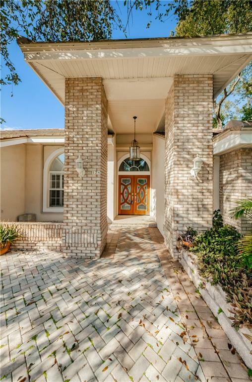 Property Photo:  174 Old Oak Circle  FL 34683 