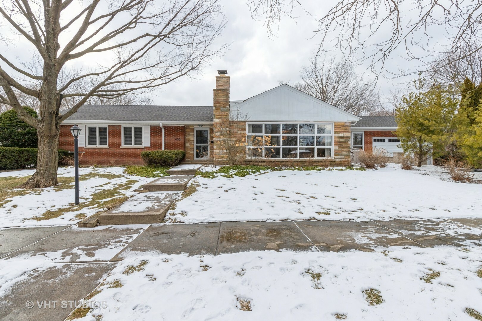 Property Photo:  400 Lincoln Avenue  IL 60044 