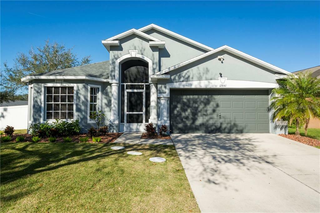 Property Photo:  12841 Kings Lake Drive  FL 33534 