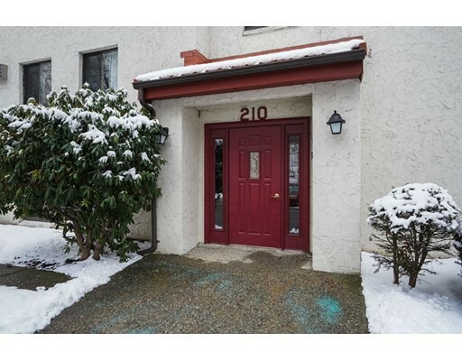 Property Photo:  210 Fellsview Ter 212  MA 02180 