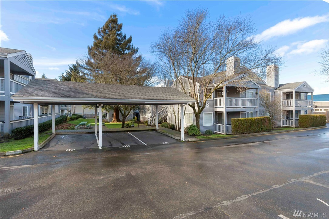 Property Photo: 17112 44th Ave W B201 WA 98037