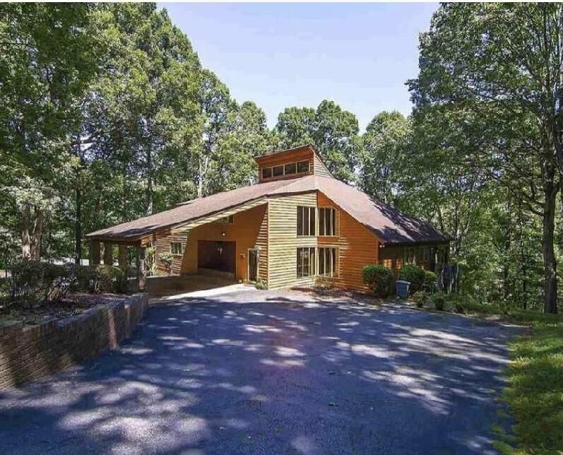 Property Photo:  140 Lakeridge Drive  SC 29302 