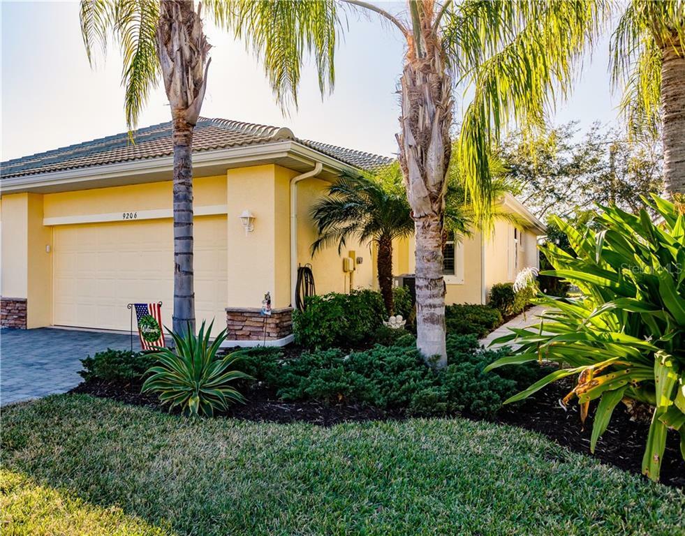 Property Photo:  9206 Hawk Nest Lane  FL 34287 